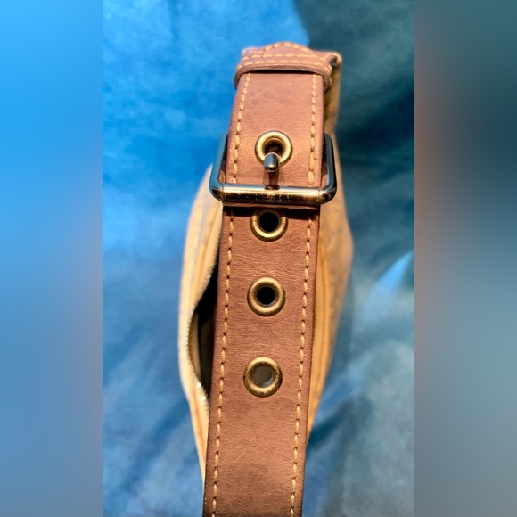 Dooney & Bourke Cream & Lilac Bucket Bag - Picture 6 of 16